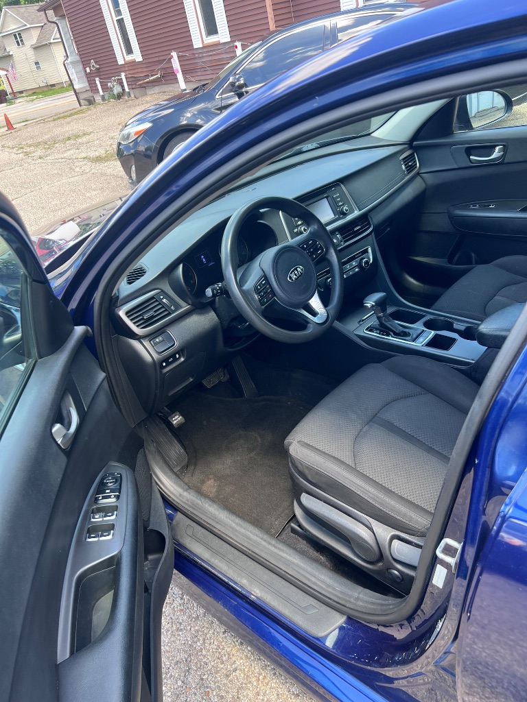 2017 Kia Optima LX - Photo 7