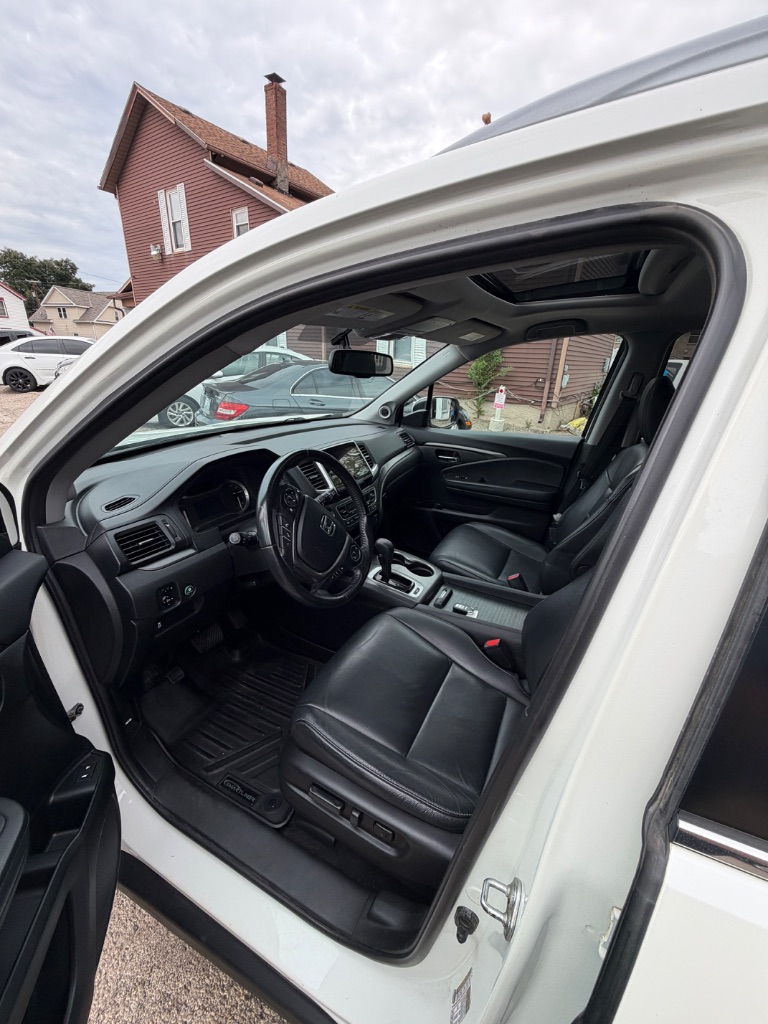 2017 Honda Pilot EX-L - Photo 7