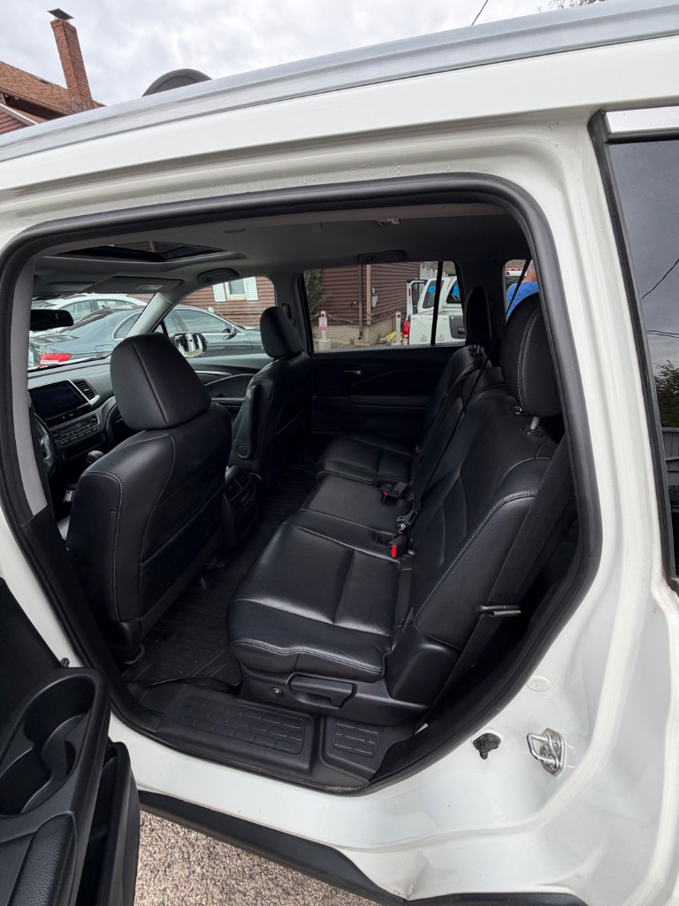 2017 Honda Pilot EX-L - Photo 8
