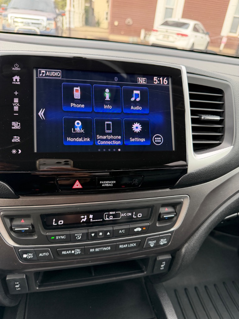 2017 Honda Pilot EX-L - Photo 12